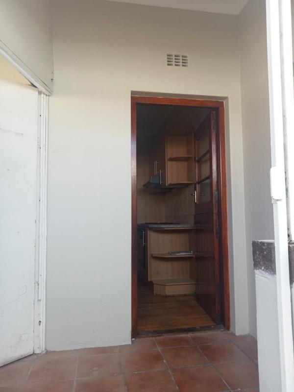 To Let 4 Bedroom Property for Rent in Goodwood Central Western Cape